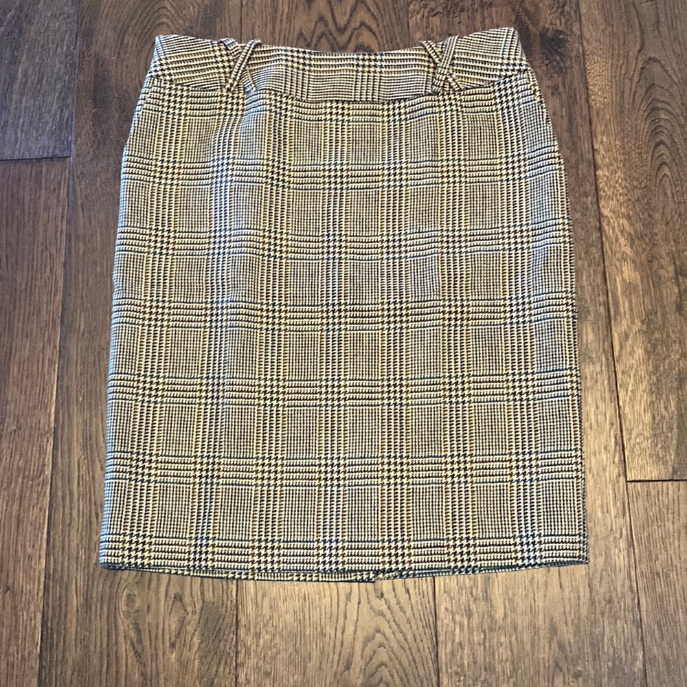 J. McLaughlin Skirt - Size 8
